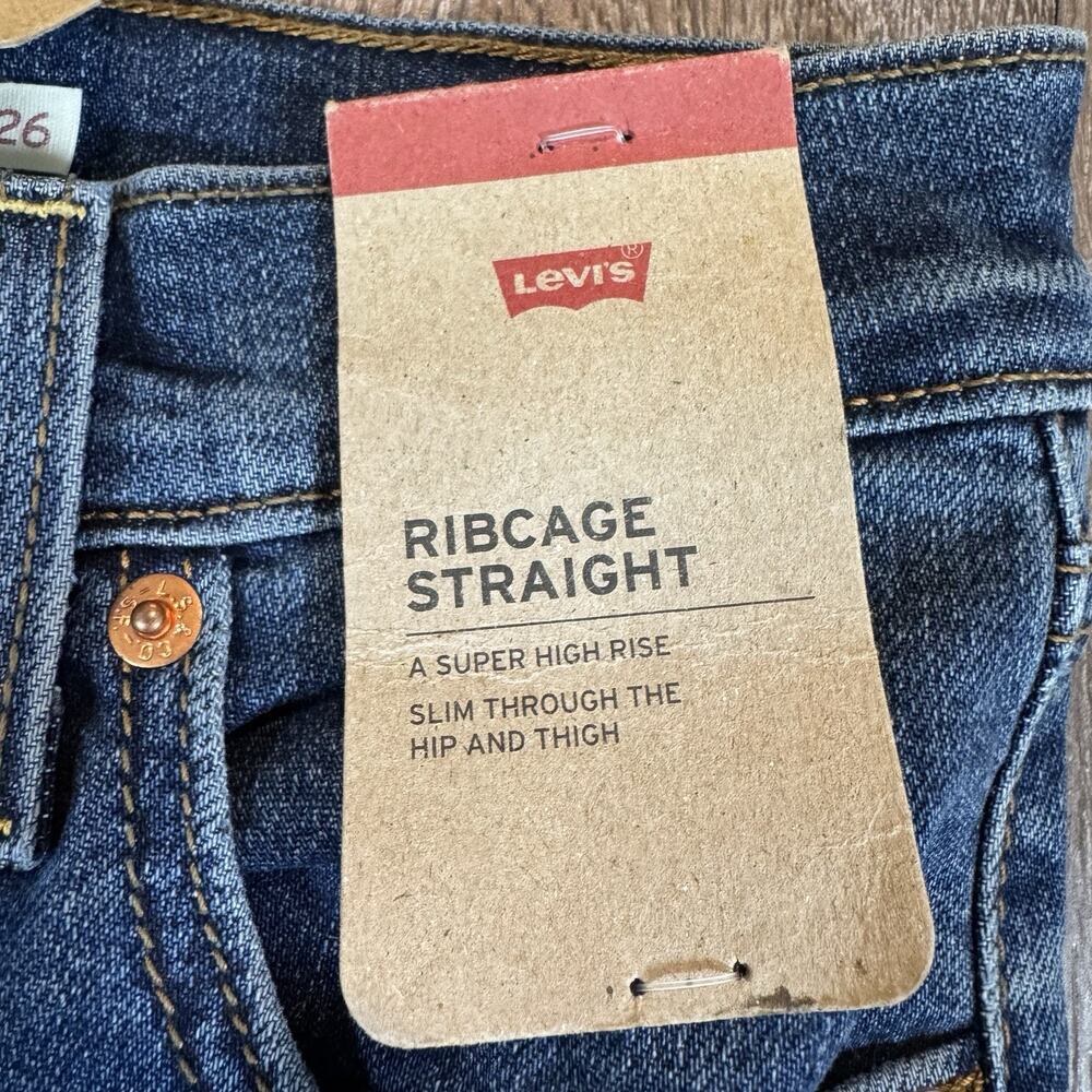 Levi's Straight Leg Jeans in Medium Blue Wash - Picture 5 of 14